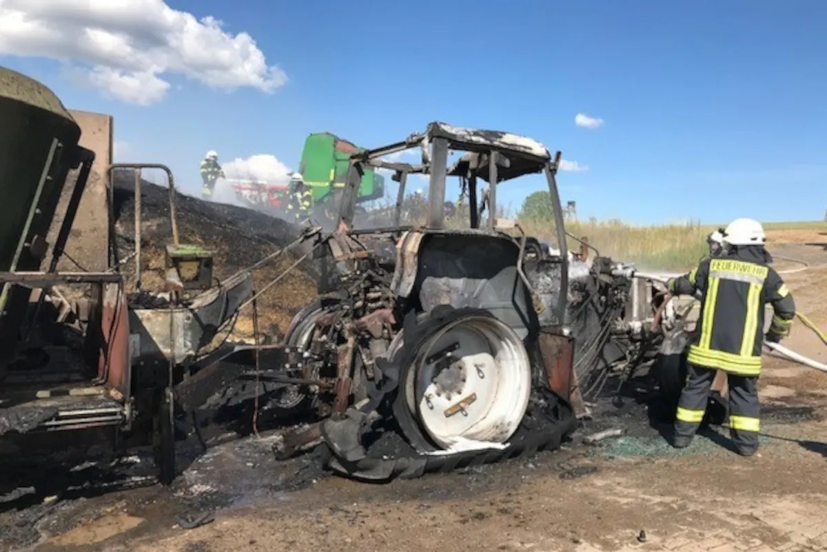 Bauler – Brand einer landwirtschaftlichen Zugmaschine