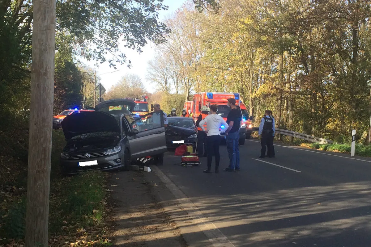 Hattingen – Verkehrsunfall mit drei Verletzten