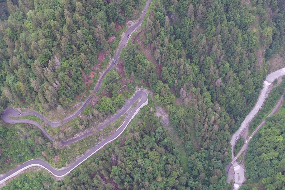 Tragisches Unglück in Schiers GR - Frau tot aufgefunden - Auto stürzt rund 160 Meter in die Tiefe!