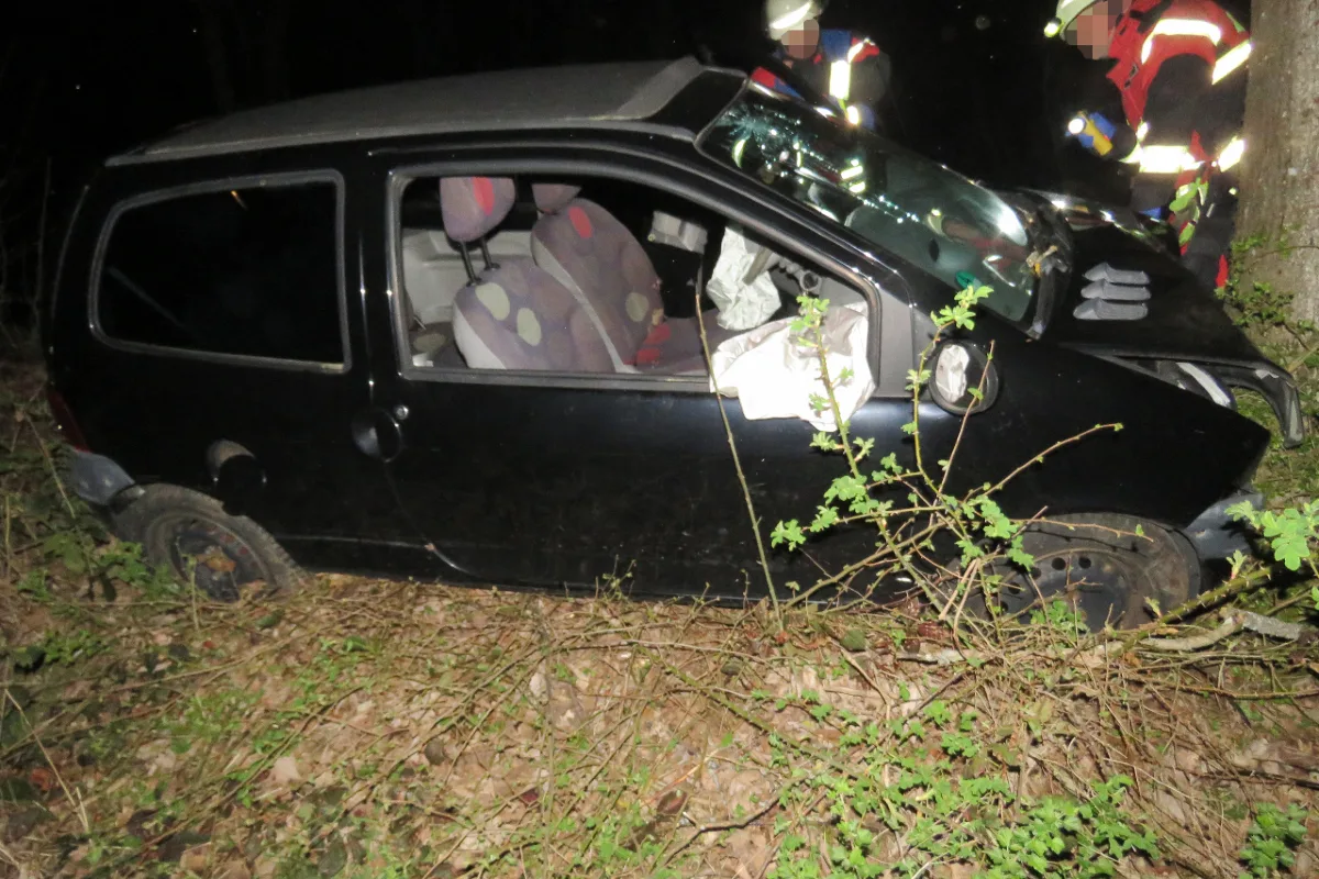 17-jähriger ohne Führerschein verursacht schweren Unfall in Kierspe - Fahrerflucht, Drogen und Verletzte
