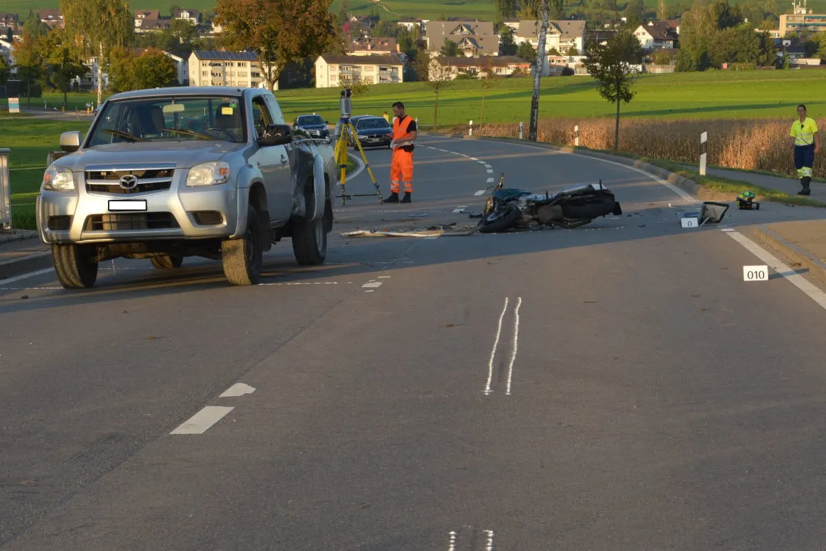 Gossau ZH - Verkehrsunfall fordert Schwerverletzten