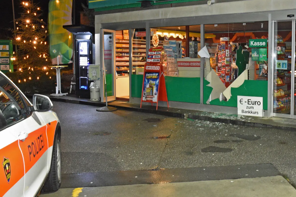 Nendeln FL - Einbruchdiebstahl in Tankstellenshop