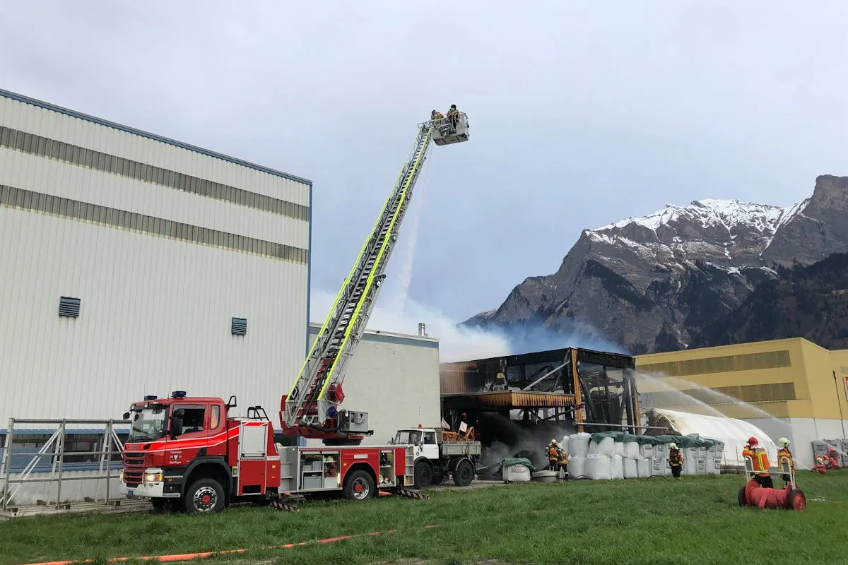 Maienfeld GR – Grosser Sachschaden bei Brand in Industriequartier