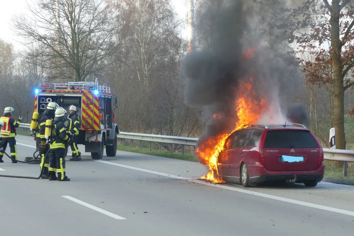 6 Kilometer Stau nach Brand eines Autos
