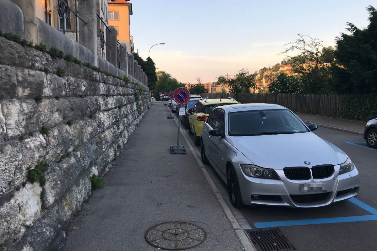 St. Gallen SG - Auto beschädigt - Zeugenaufruf