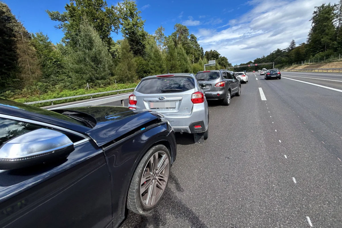 A1 Othmarsingen AG – Stauende übersehen – Unfall mit fünf Fahrzeugen