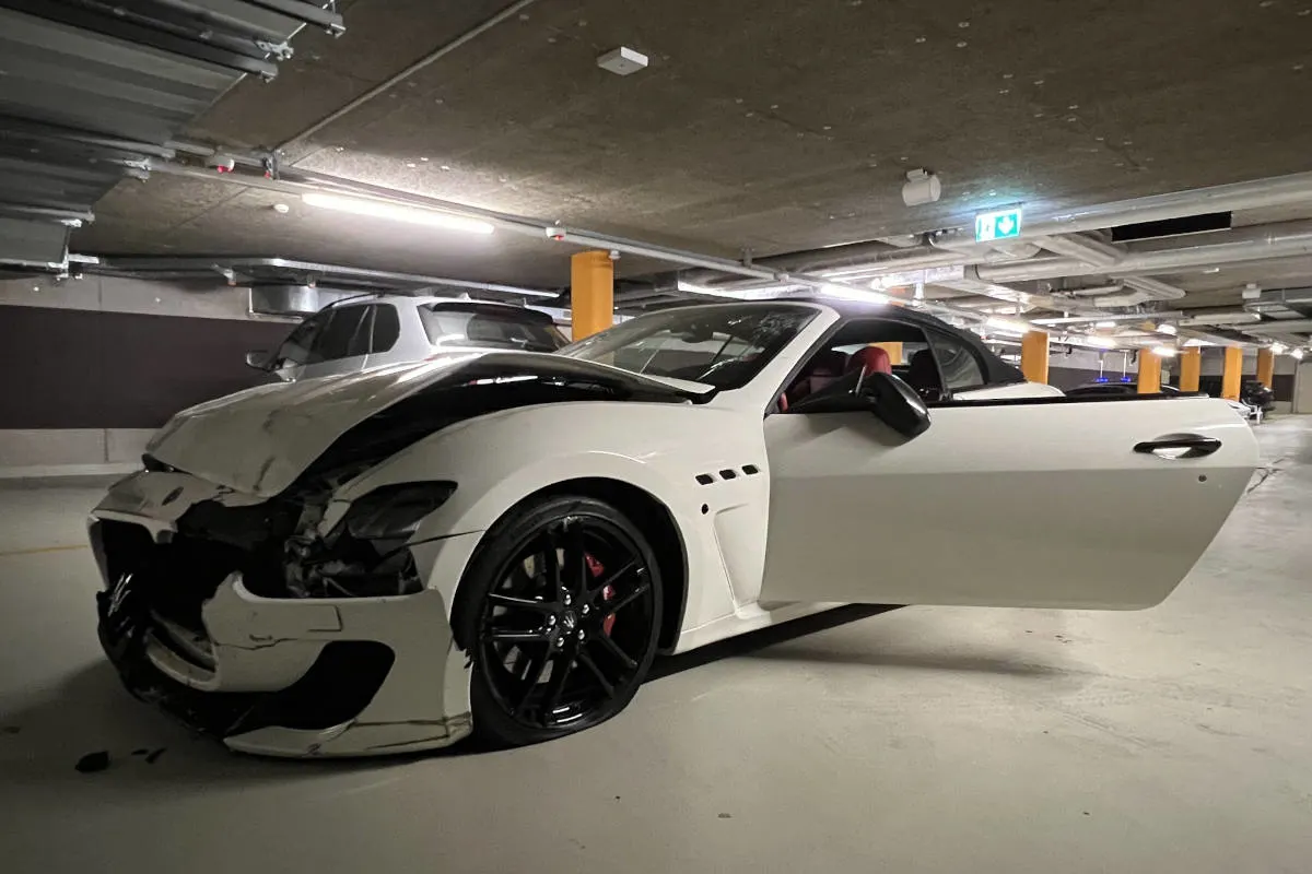 Stadt St. Gallen – Zwei Verletzte nach Unfall in Tiefgarage