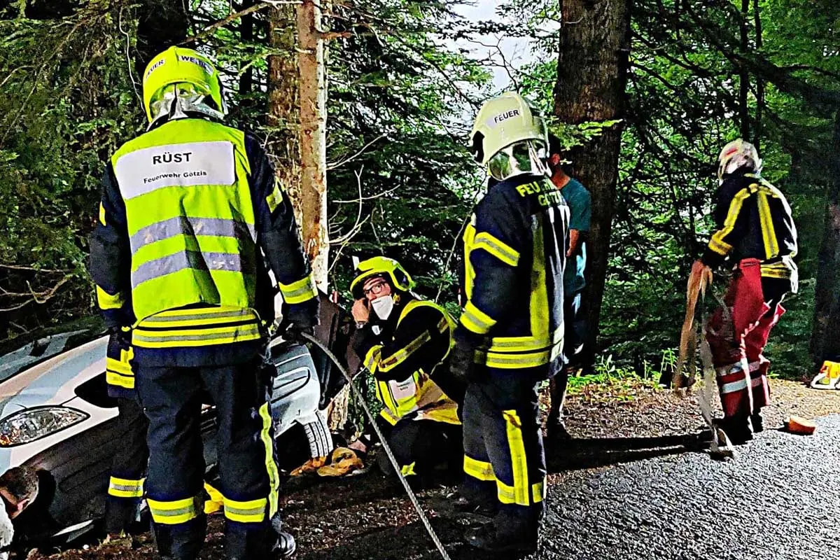 Meschach - Kleintransporter stürzte in die Tiefe