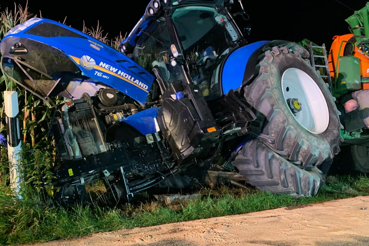 Kleve-Keeken – Pkw kollidiert mit Traktor