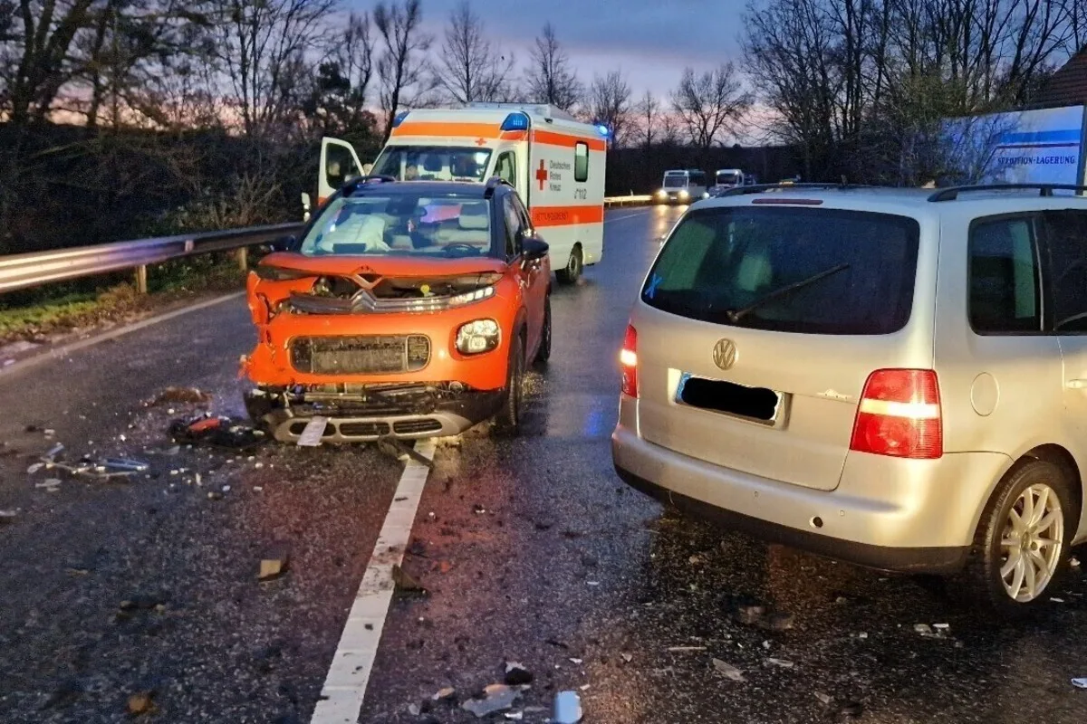 Hettenleidelheim RP - Frontalkollision zwischen zwei Autos