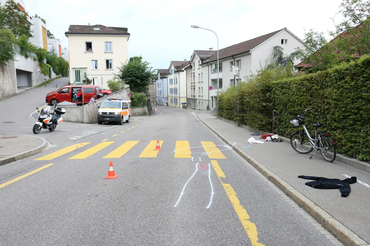 St.Gallen SG - Mann stürzt vom Fahrrad