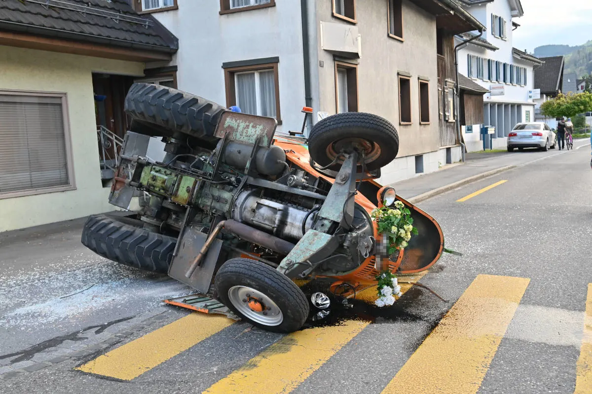 Lüchingen SG – Vier Verletzte bei Verkehrsunfall mit Traktor