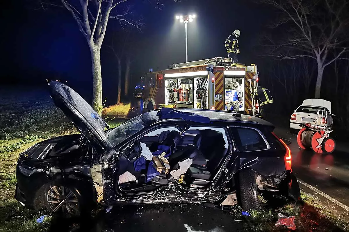 Schwerer Verkehrsunfall in Kalkar - Unfall mit zwei verletzten Personen