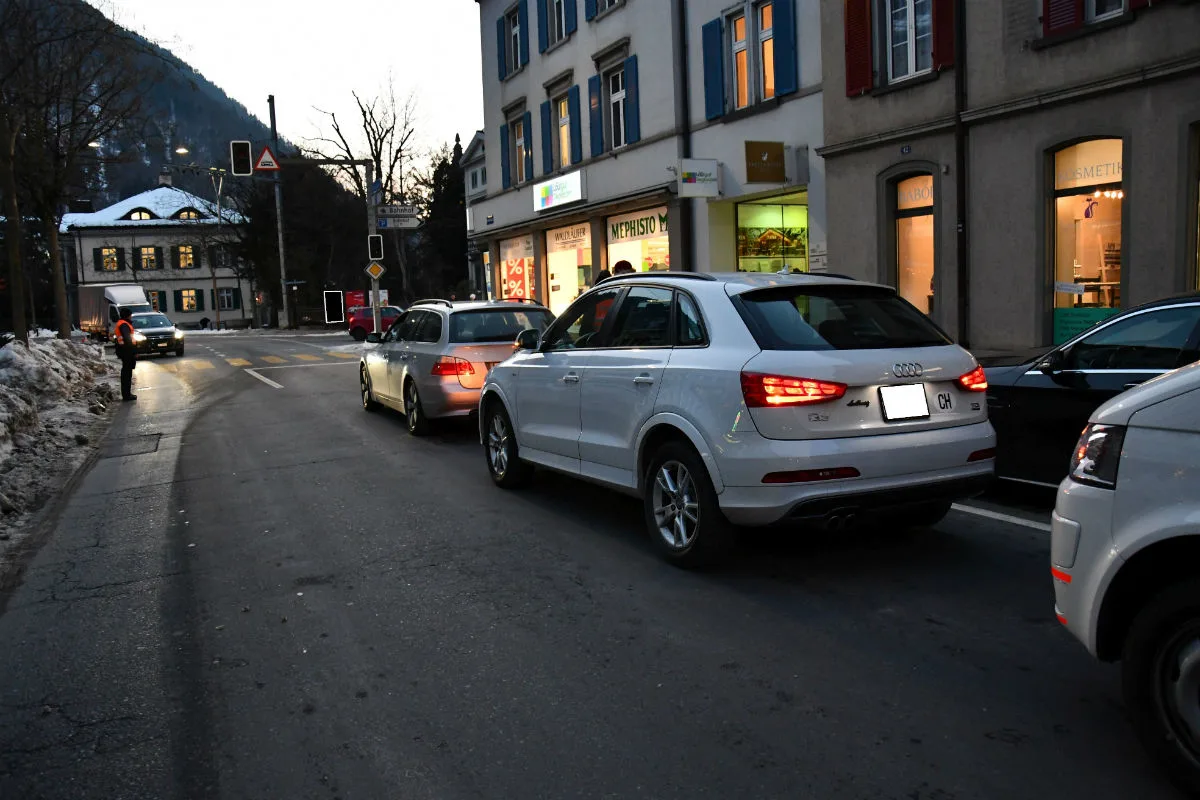 Chur GR - Fahrunfähiger Lenker verursacht Auffahrunfall