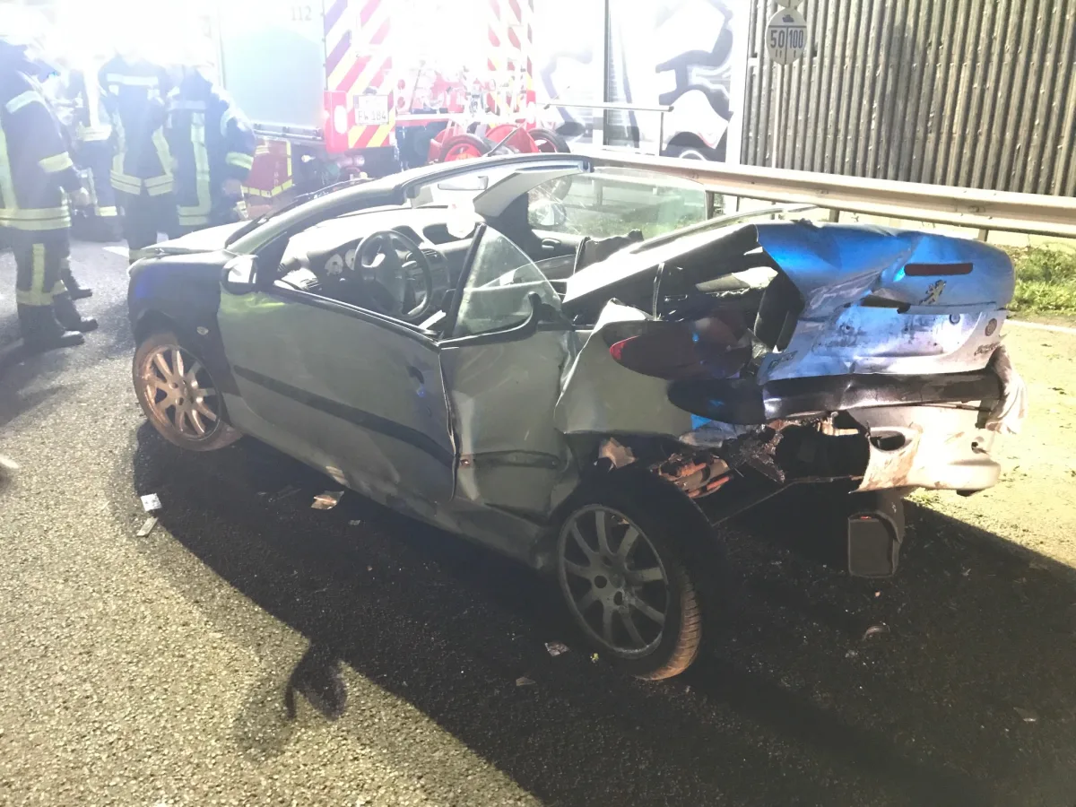 Unfall Mainz-Bretzenheim - Fahrer bei Verkehrsunfall eingeklemmt