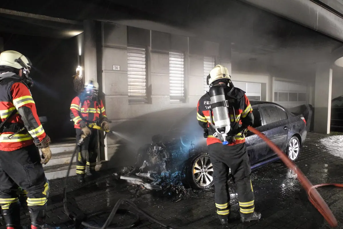 Wollerau SZ - Brand eines Autos