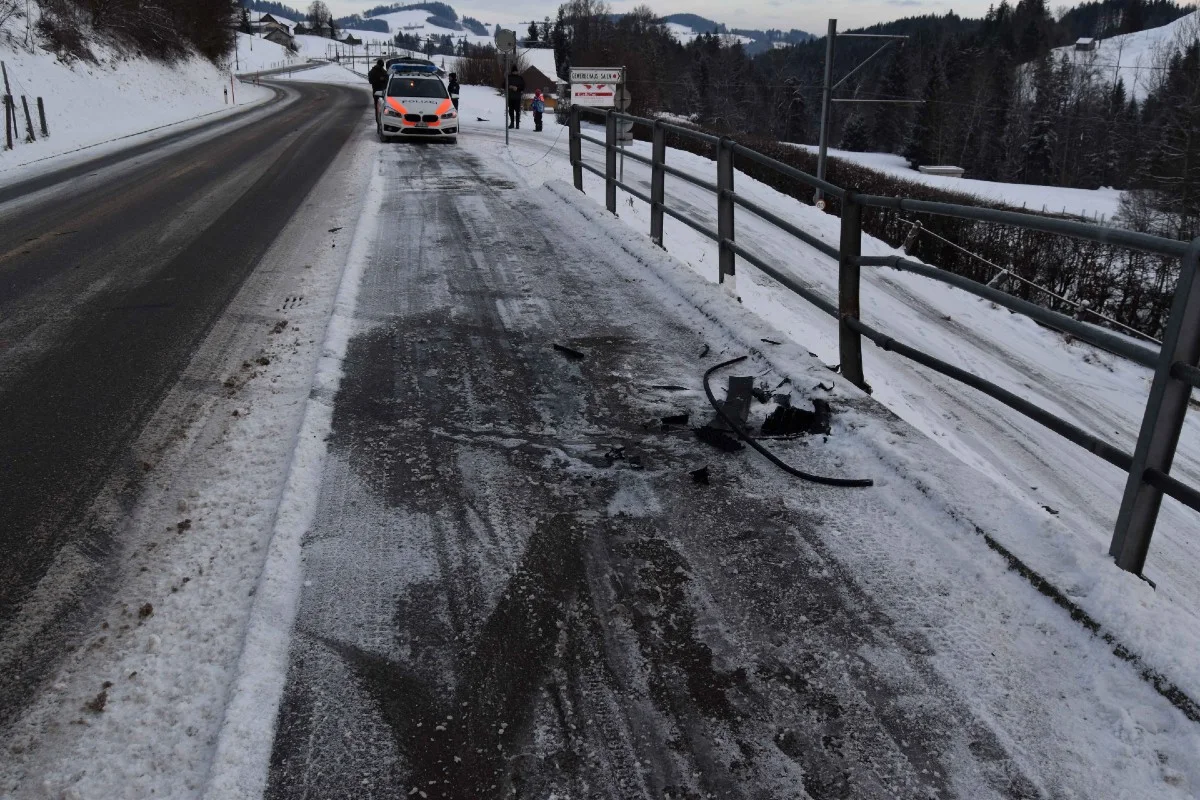 Urnäsch AR - Nach Unfall weitergefahren, war Alkohol im Spiel?