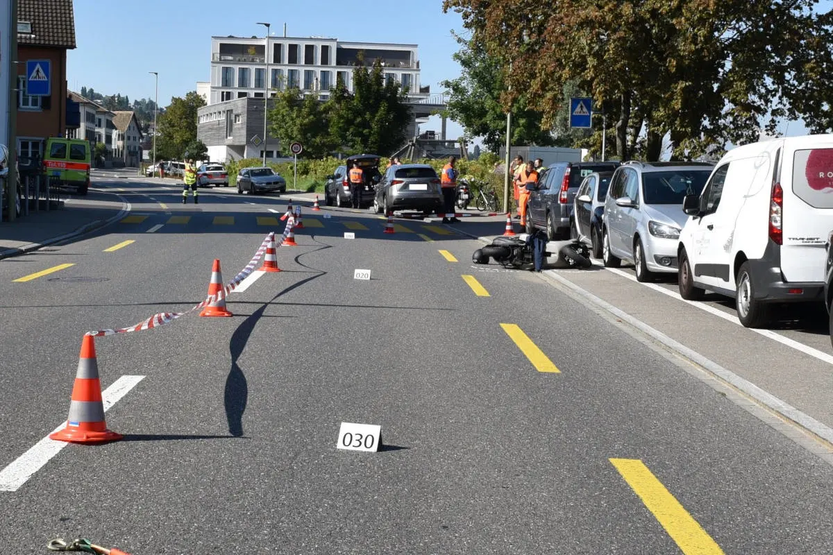 Thalwil ZH - Rollerfahrer bei Auffahrunfall verletzt