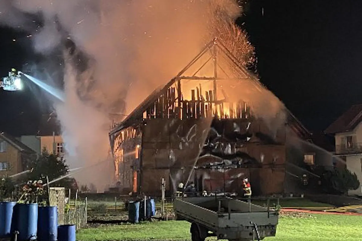 Merenschwand AG - Ehemaliges Bauernhaus gerät in Vollbrand