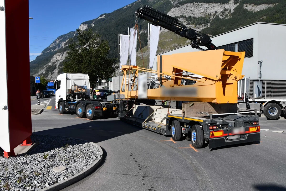 Chur GR - Sattelmotorfahrzeug verliert seinen Auflieger