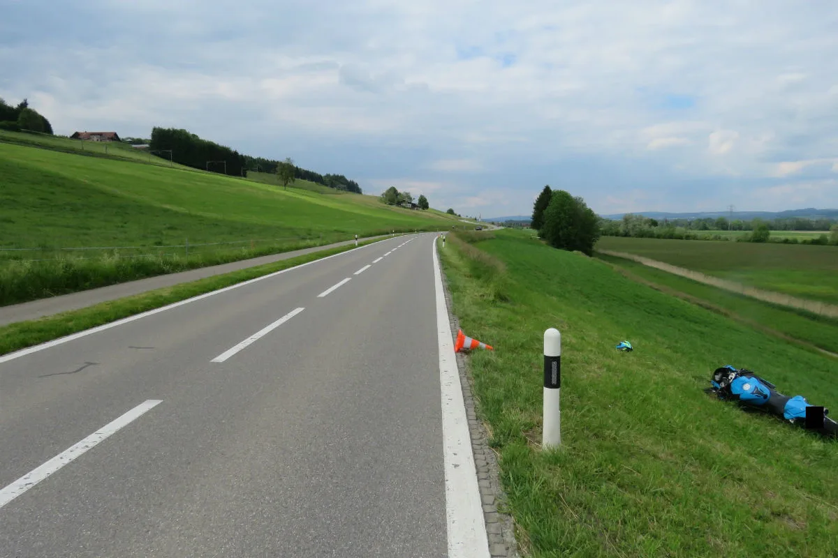 Sins AG - Lernfahrer verliert Kontrolle über sein Motorrad