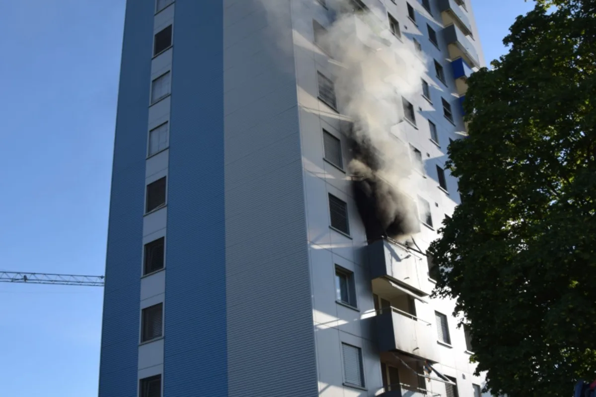 Brand in Solothurn - Feuer auf Balkon eines Mehrfamilienhauses