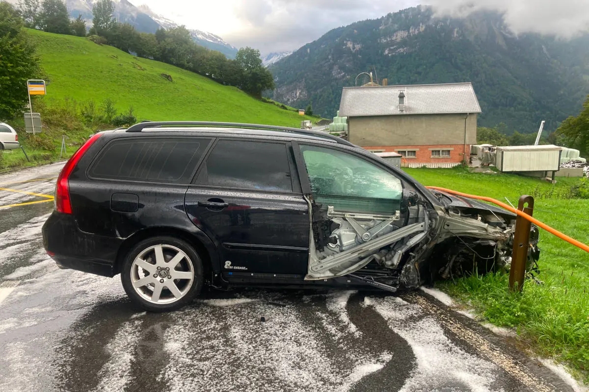 Mollis und Filzbach GL – Drei Selbstunfälle am Samstag