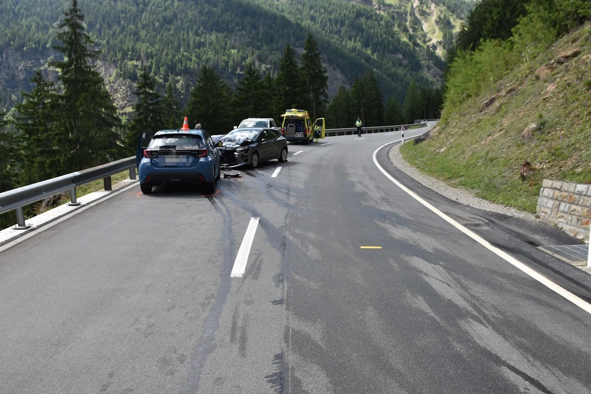 Poschiavo GR – Unfall mit drei Autos infolge von Sekundenschlaf
