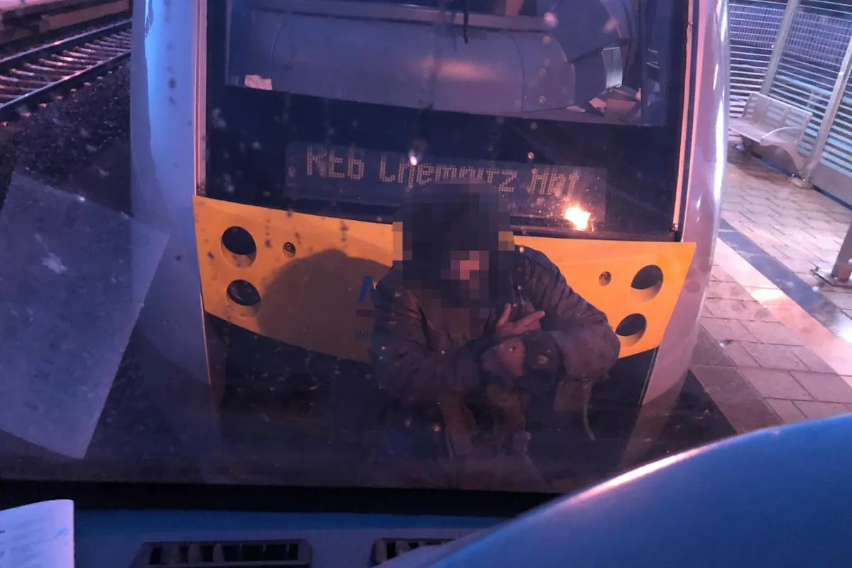 Leipzig – Mann fährt auf Zugkupplung mit