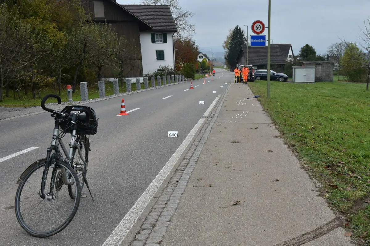Hombrechtikon ZH - Velofahrerin schwer gestürzt - Zeugenaufruf