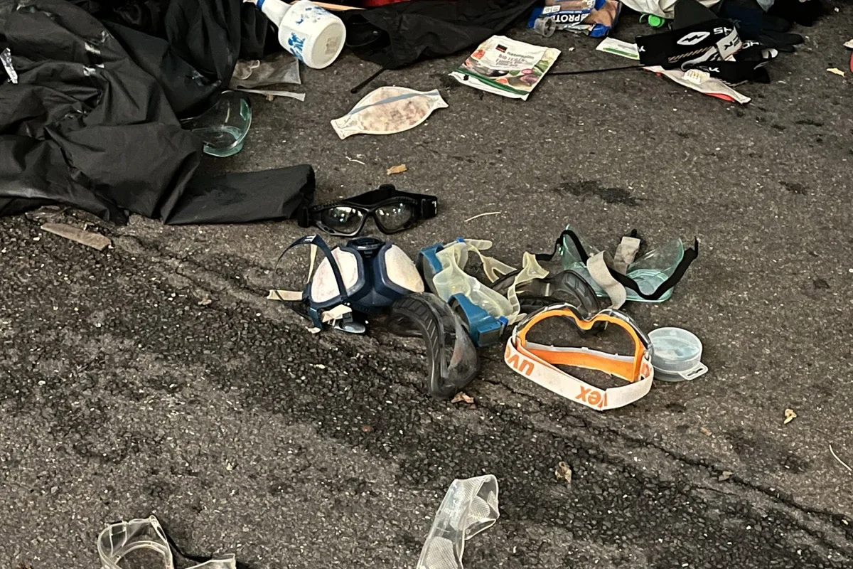 Unbewilligte Kundgebung in Bern eskaliert – 18 Polizisten verletzt, Millionenschaden