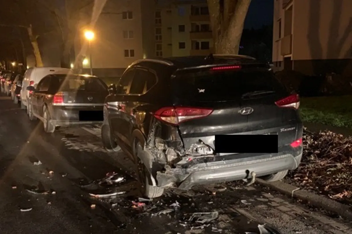  Hameln - Unfall gebaut und abgehauen