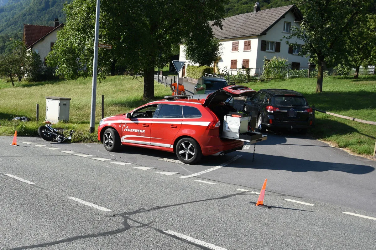 Heiligkreuz SG - Motorradfahrer nach Bremsmanöver gestürzt