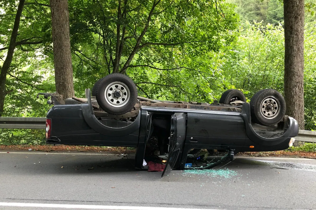 Engelskirchen – Ins Schleudern geraten – Auto landete auf dem Dach
