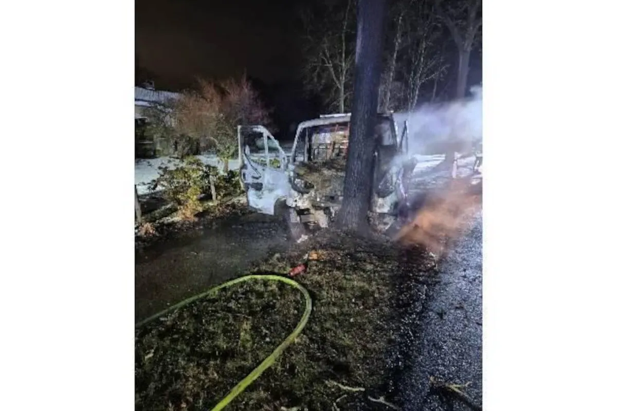 Cuxhaven – Unfall mit brennendem Kleintransporter