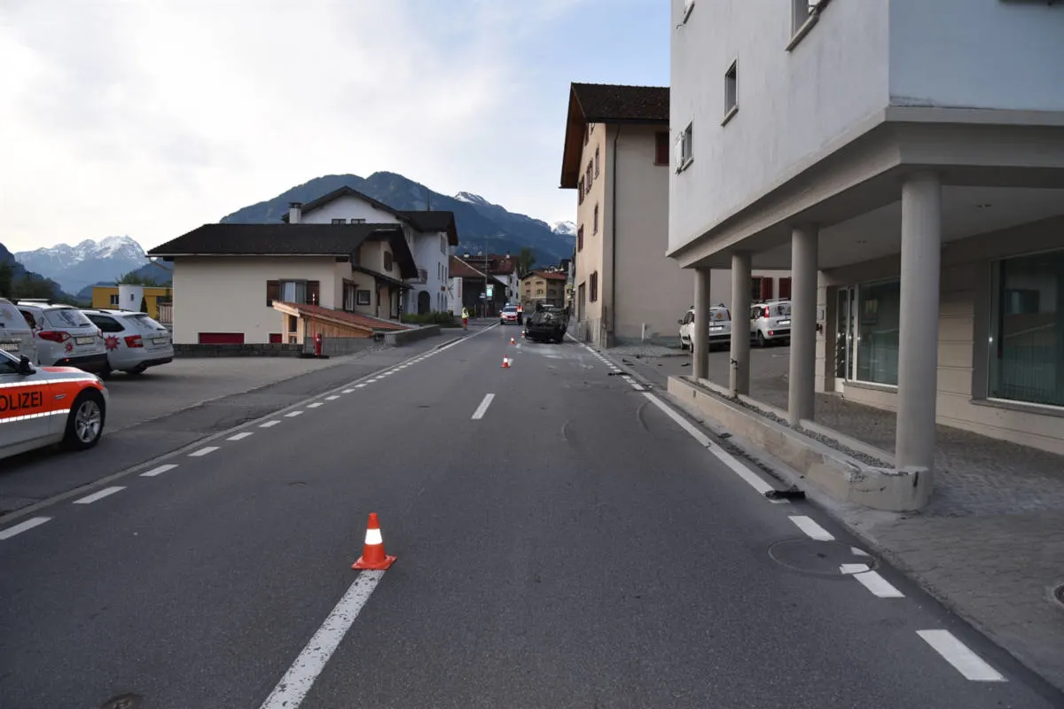 Cazis GR - Bei Selbstunfall leicht verletzt