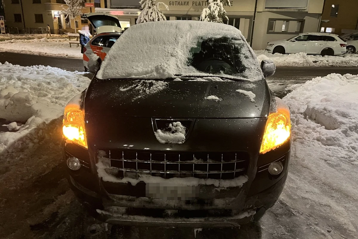 Kanton St. Gallen - Autoscheiben nicht genug von Eis oder Schnee befreit