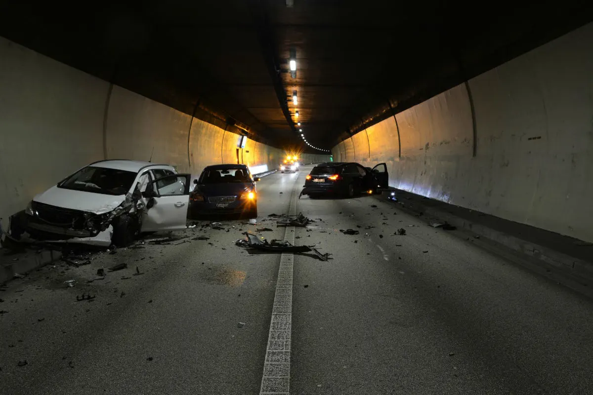 Sissach BL - Vier Personen bei Unfall verletzt