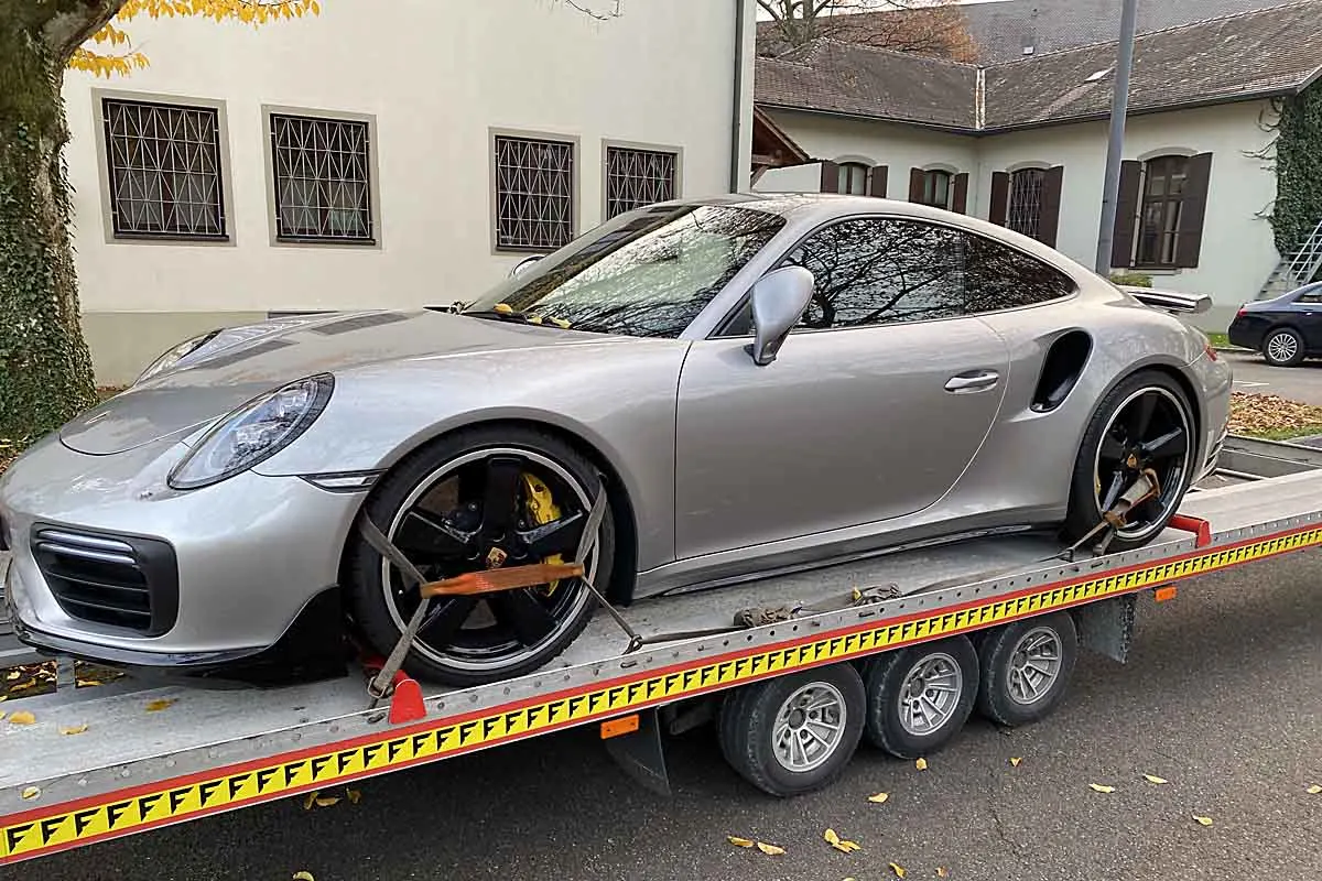 Lindau - Zoll stellt geschmuggelten Porsche sicher