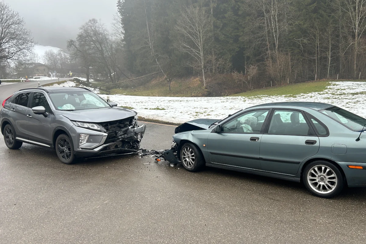Oberwangen TG – Sekundenschlaf führt zu Frontalkollision