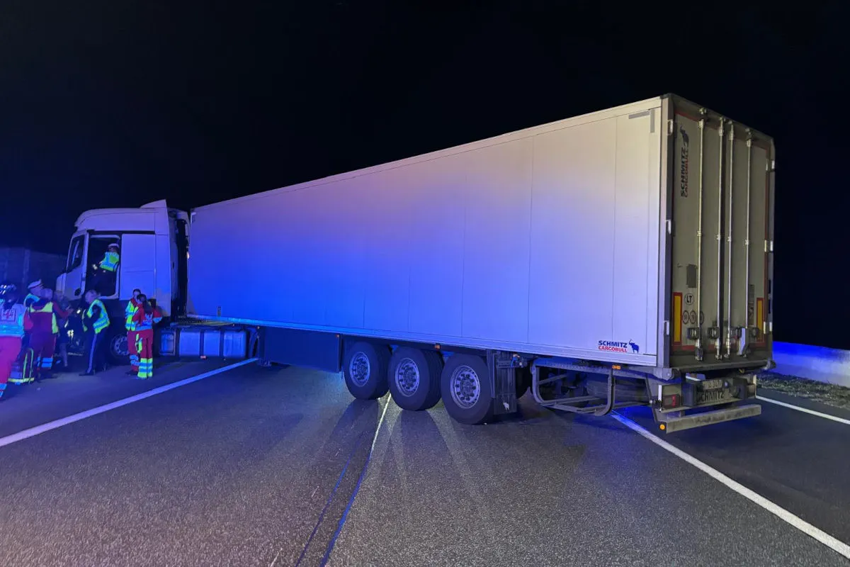 Wiener Neustadt – Geisterfahrt mit Lkw endet mit mehreren Unfällen