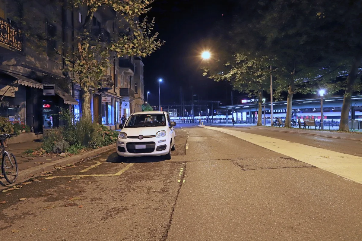 Stadt St. Gallen - Fahrradfahrer kollidiert mit Autotür