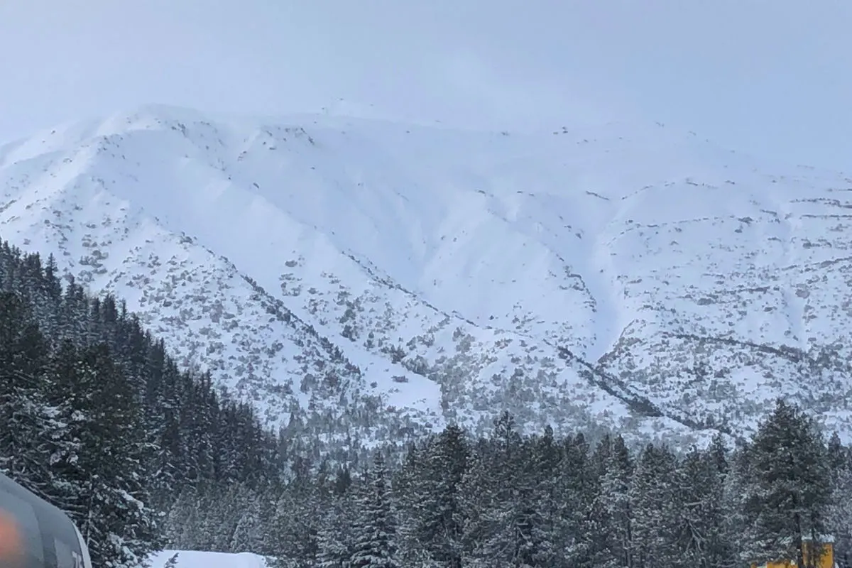 Davos GR - Personen von zwei Lawinen verschüttet