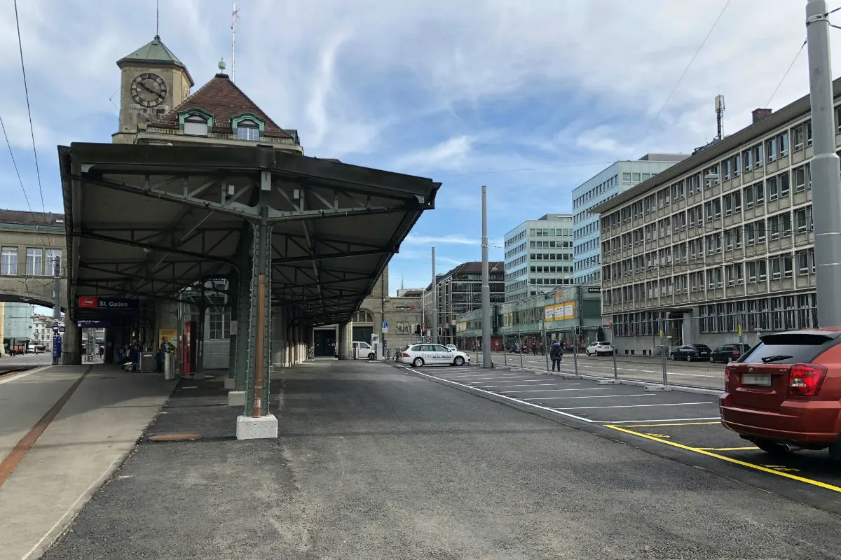 St. Gallen SG - Neue Velo- und Autoparkplätze am Hauptbahnhof