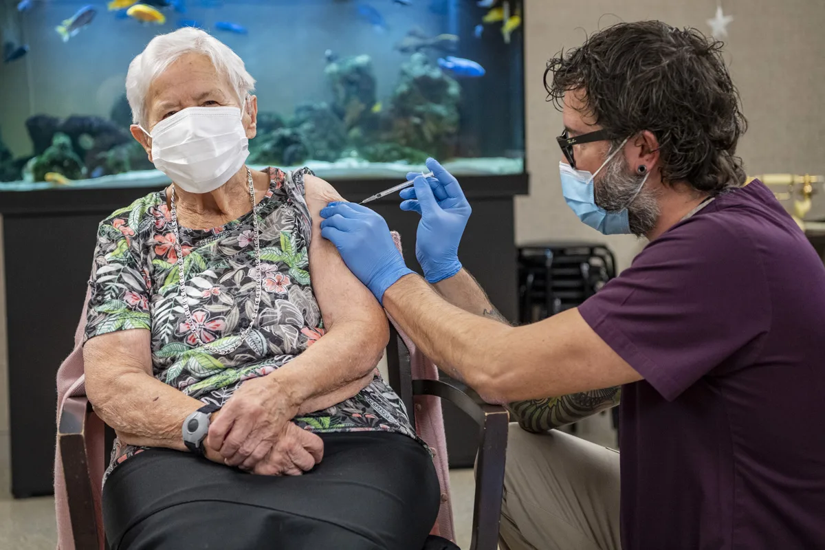 Coronavirus - 90-jährige Luzernerin als erste im Kanton geimpft!