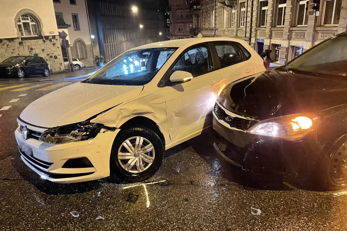 Stadt St. Gallen – Zwei verletzte Personen nach Kollision