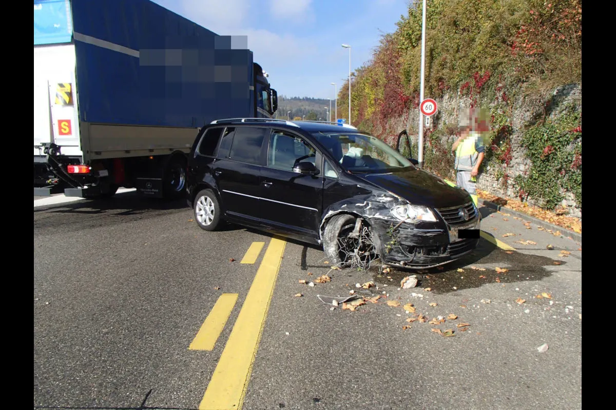 Dättwil AG - 70-Jährige verursacht Selbstunfall