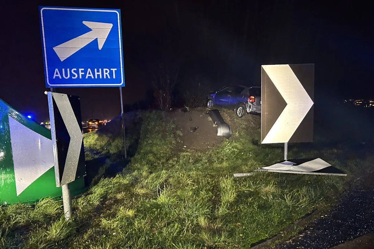 A1 Kölliken AG – Junglenker verursacht Selbstunfall auf Autobahn