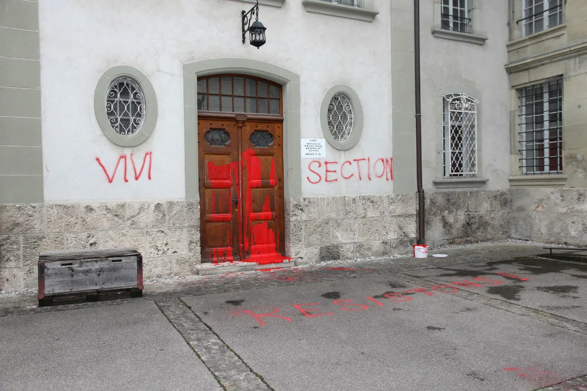 Kanton FR - Mehrere Gebäude der Staatsdienste beschädigt