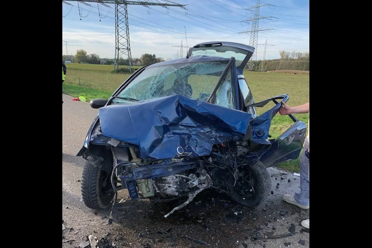 Unfall Maximiliansau - Schwerer Verkehrsunfall mit 5 Verletzten